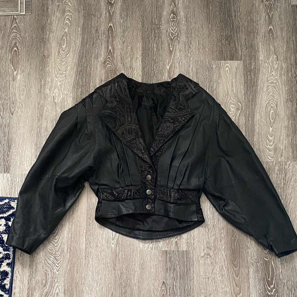 Black 80s Style Women's Cropped Leather Jacket